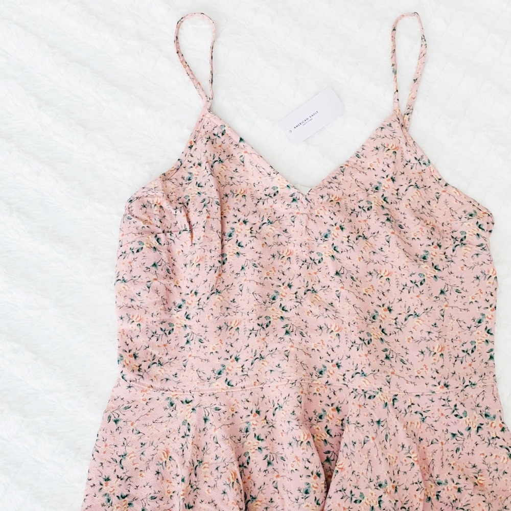 AE // NWT blush floral peplum cami